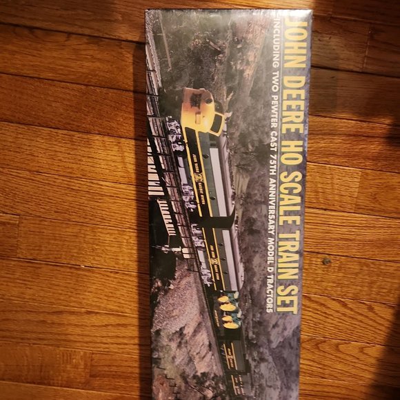 John Deere 2nd edition HO Scale train set. By Athearn. - Picture 1 of 6
